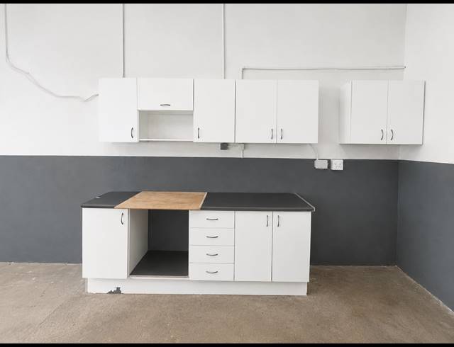 170M² WORKSHOP TO LET IN ARCADIA